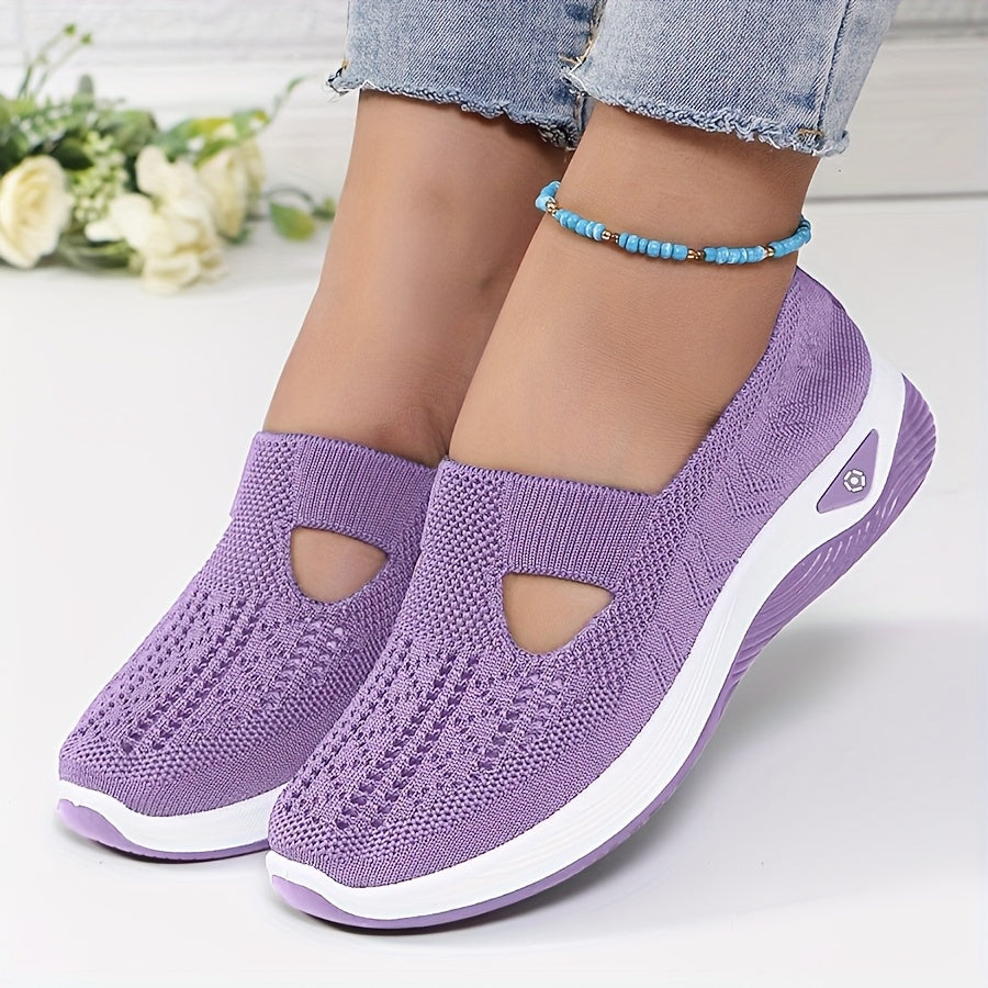 Easy slip-on trainers with stable comfort