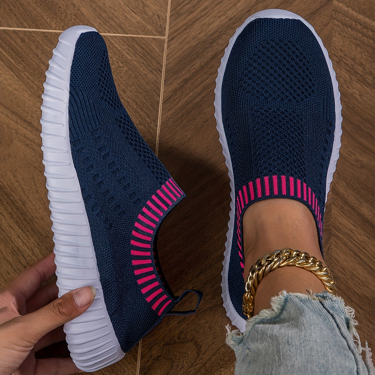 Ultra-lightweight non-slip trainers