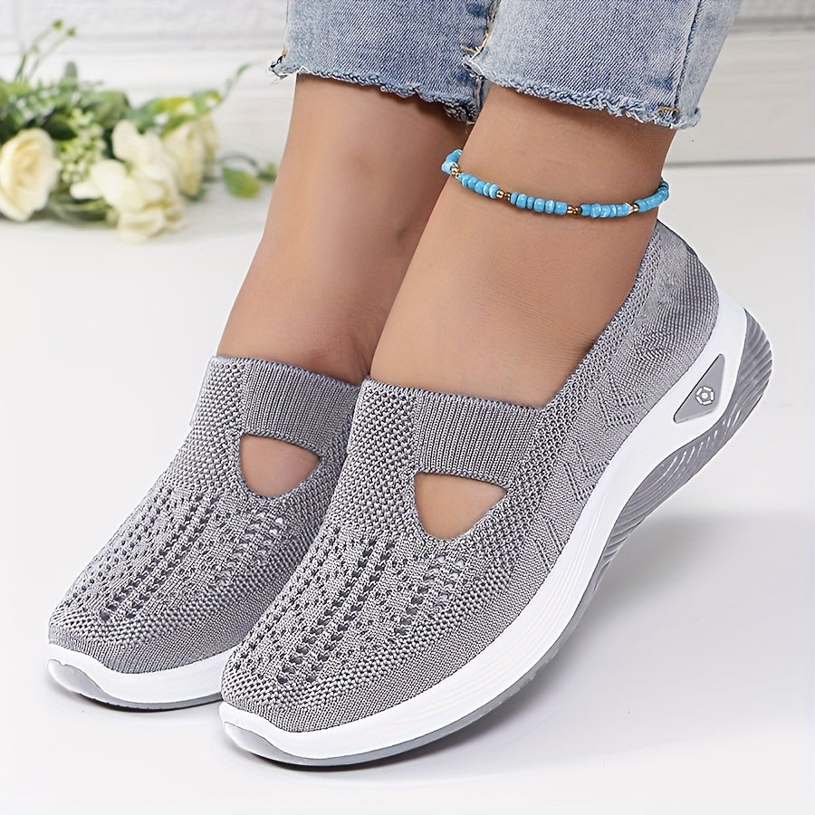 Easy slip-on trainers with stable comfort