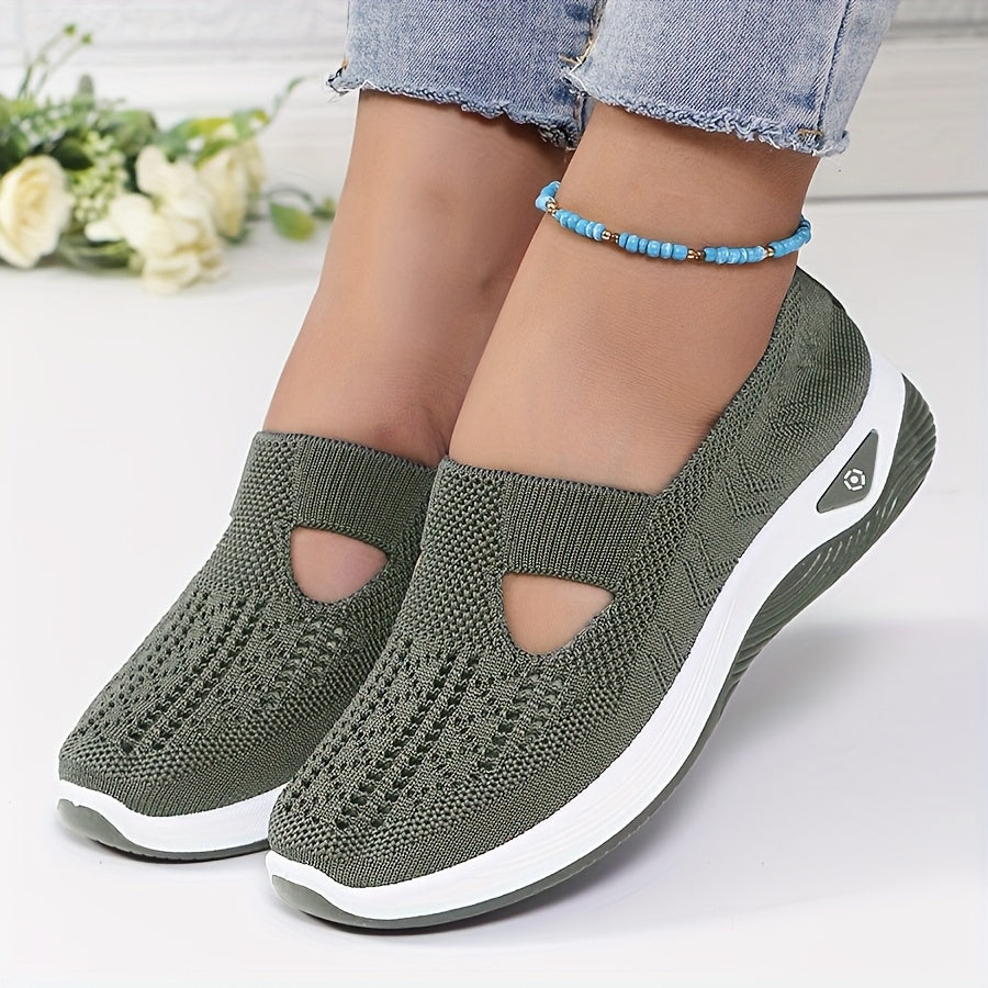 Easy slip-on trainers with stable comfort