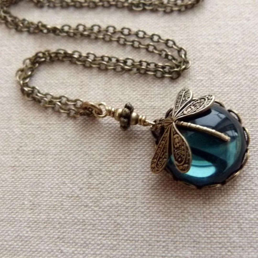 Beautiful Vintage Dragonfly Necklace with Matching Earrings