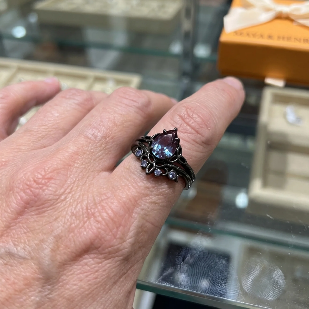 Amethyst Ring | White Gold