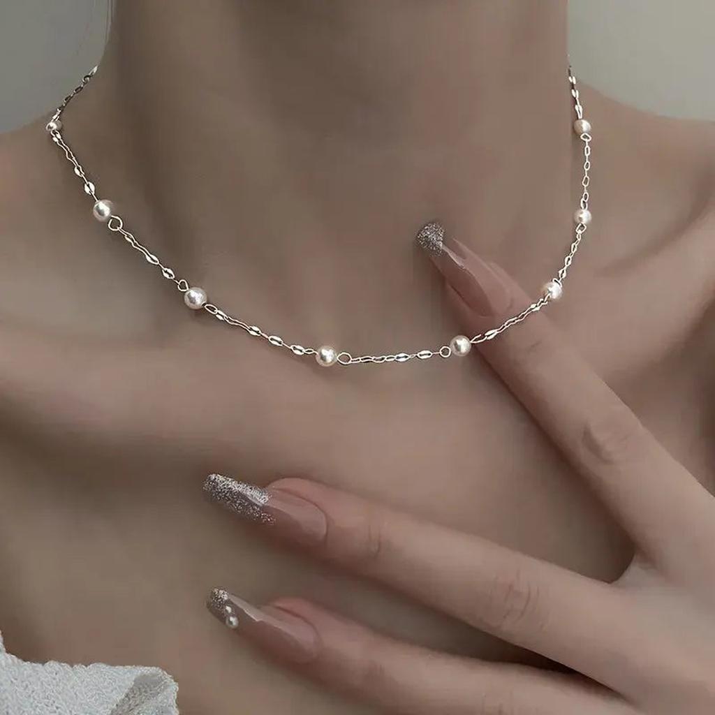 Elegant Sparkling Pearl Necklace