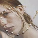 Delicate Golden Daisy Necklace