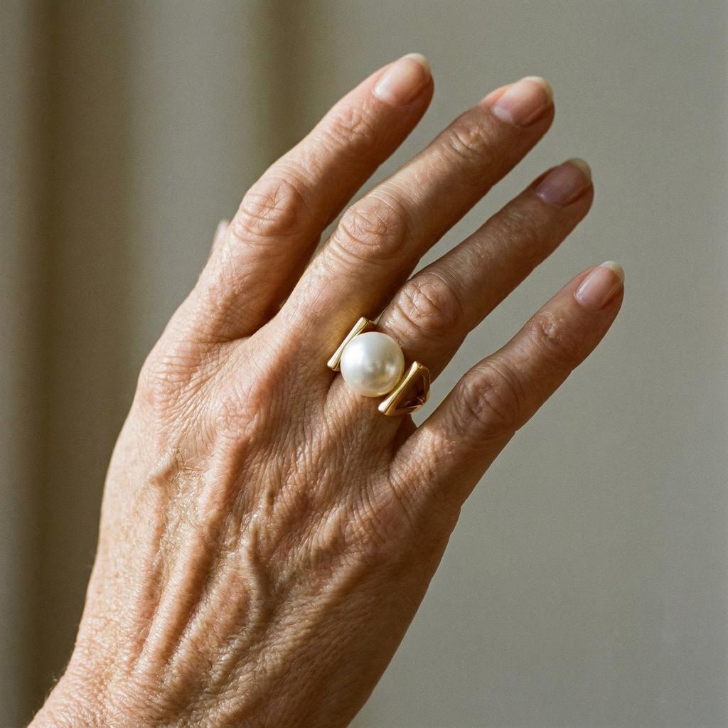 Vintage Golden Inlaid Pearl Ring