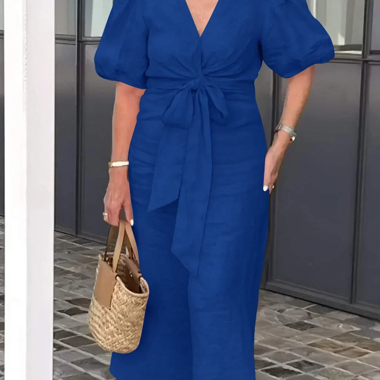 LYNORA | ELEGANT MIDI DRESS WITH V-NECK