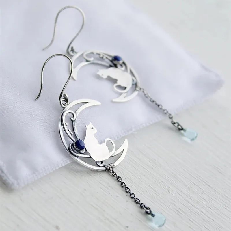 Moonlight Cat Earrings – Vintage Crescent Moon Design with Lapis Lazuli Gemstone