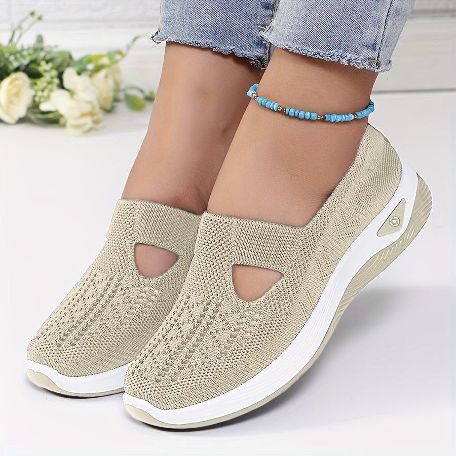 Easy slip-on trainers with stable comfort