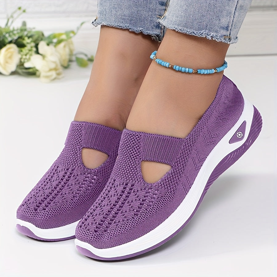 Easy slip-on trainers with stable comfort