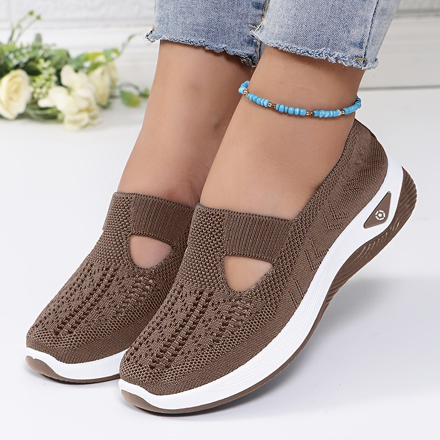 Easy slip-on trainers with stable comfort